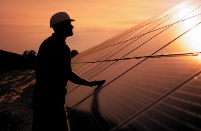 panele AIKO jako sposób na maksymalizację zwrotu inwestycji w magazynach i halach produkcyjnych