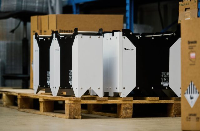 Magazyny energii Breeze ION R48100 wyprodukowane w Polsce, gotowe do wysyłki